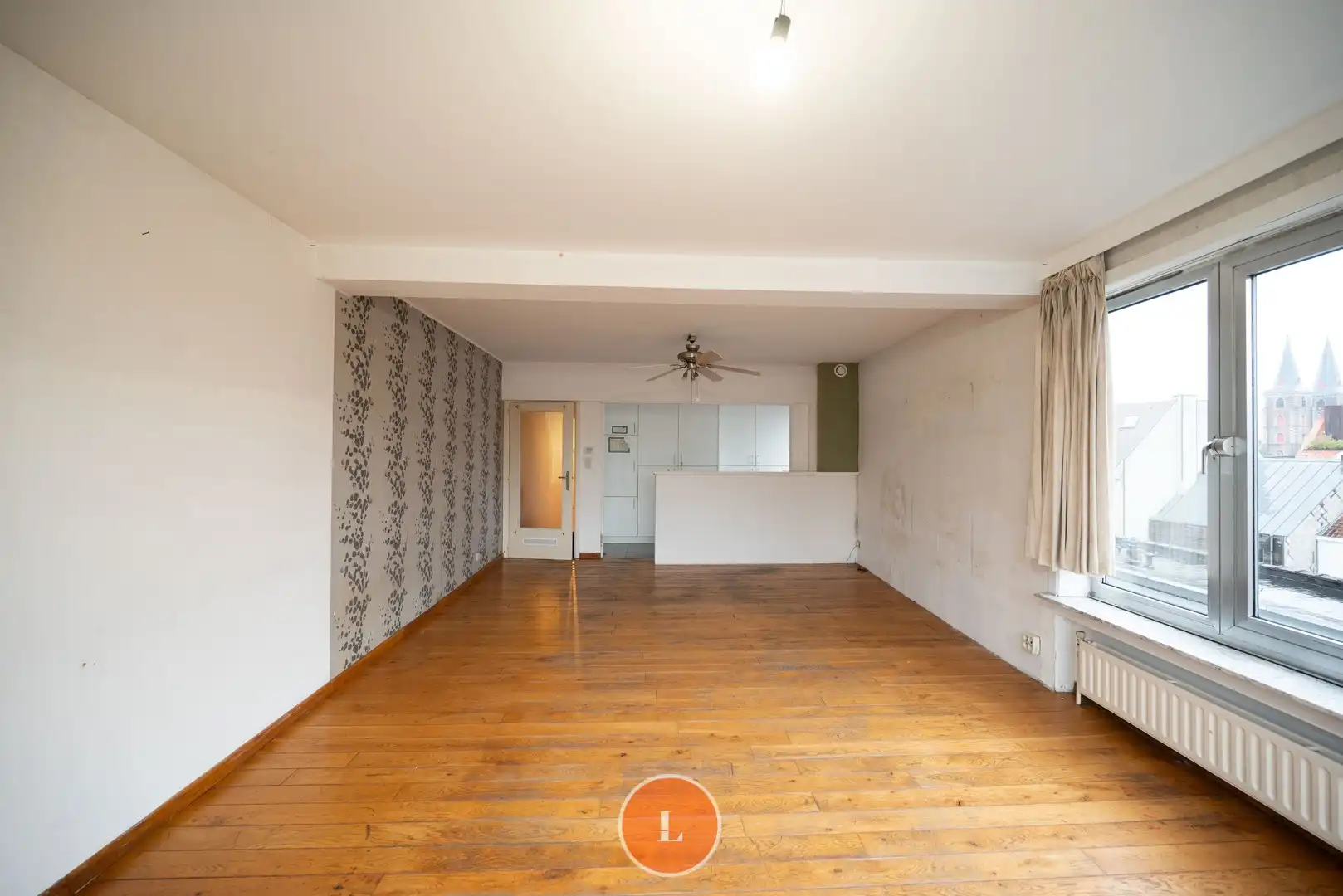 Op te frissen appartement te Kortrijk met 3 slaapkamers. foto 4