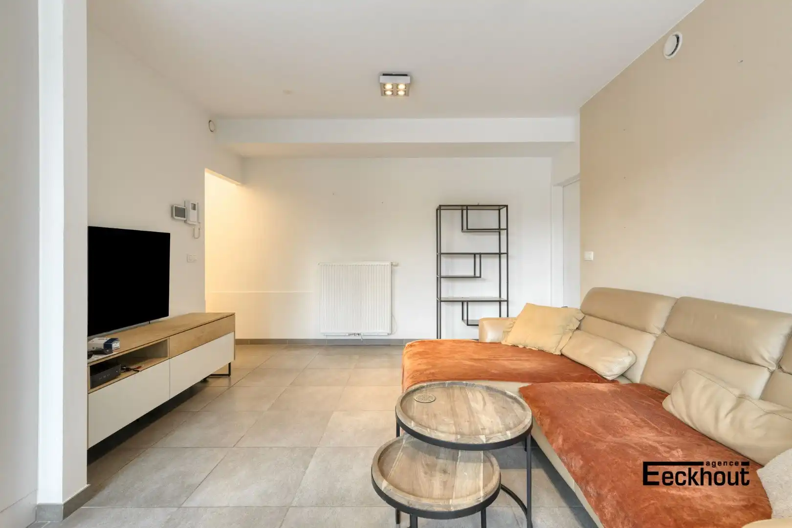 Modern appartement met terras en open zicht op Petrus- en Paulusplein. foto 9