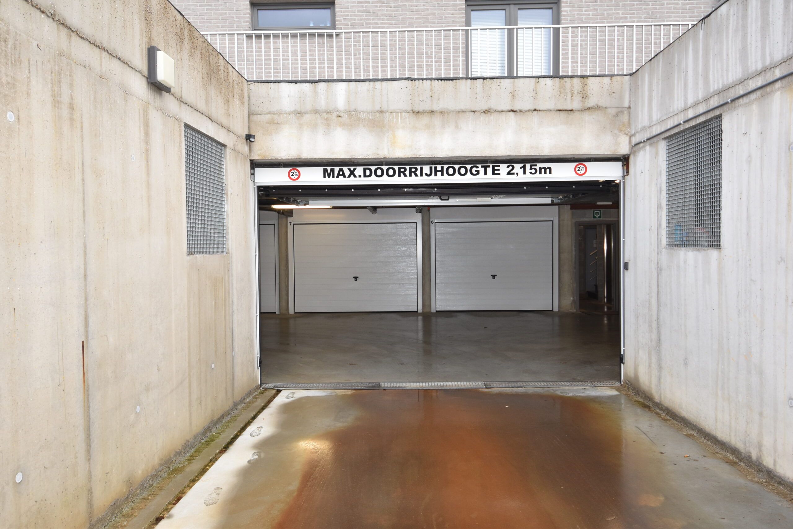 Trendy recent 2 slpk appartement met garagebox foto 5