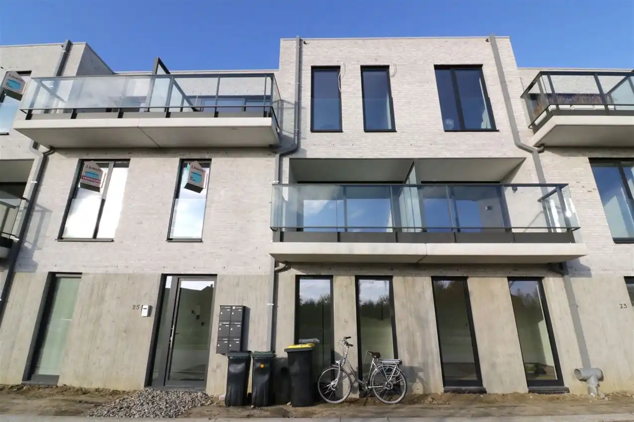 Zonnig appartement, zuidterras, twee slpk, autostaanplaats op gunstige locatie foto 39