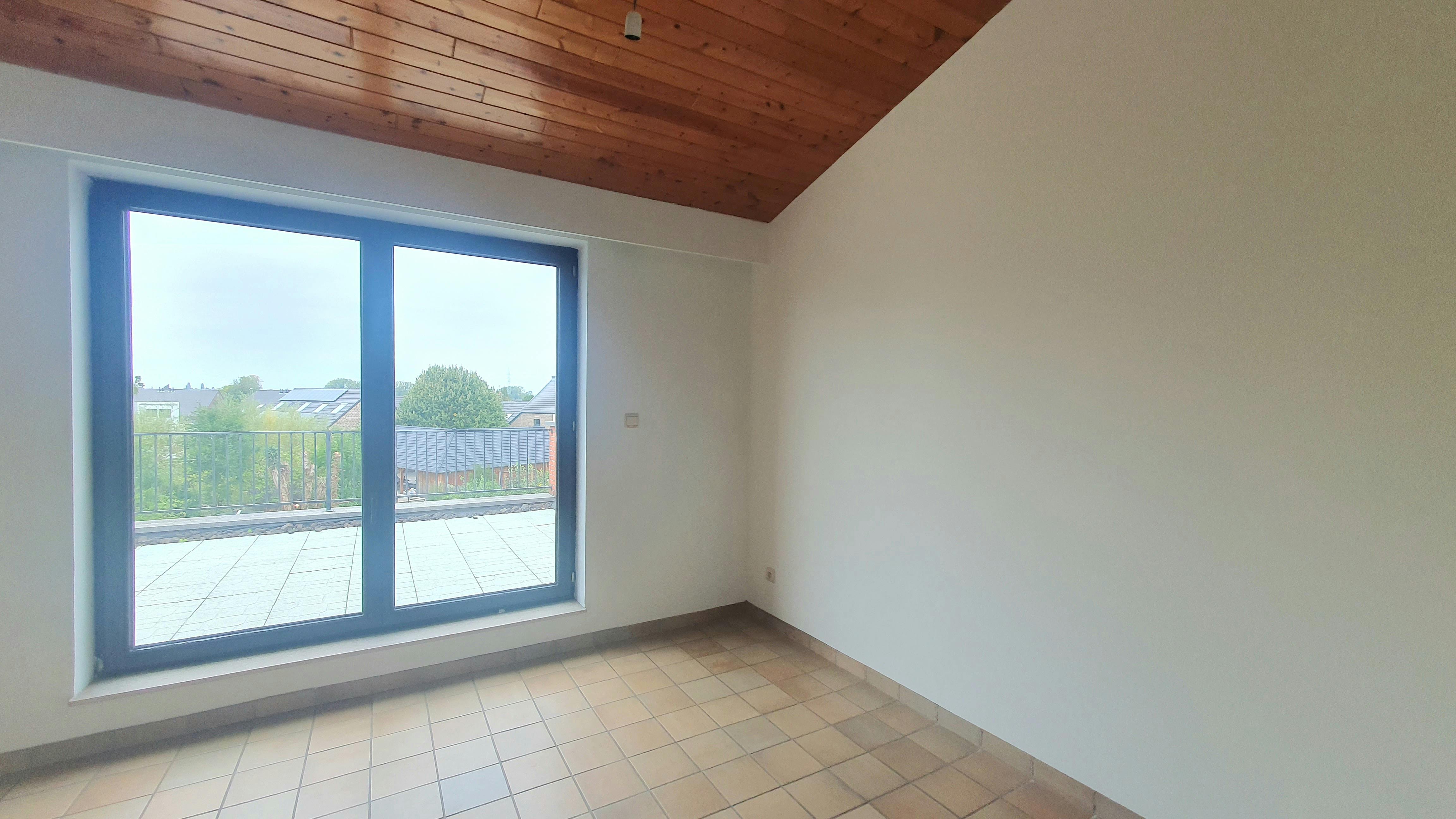 TE HUUR: Duplex appartement in Alken foto 9