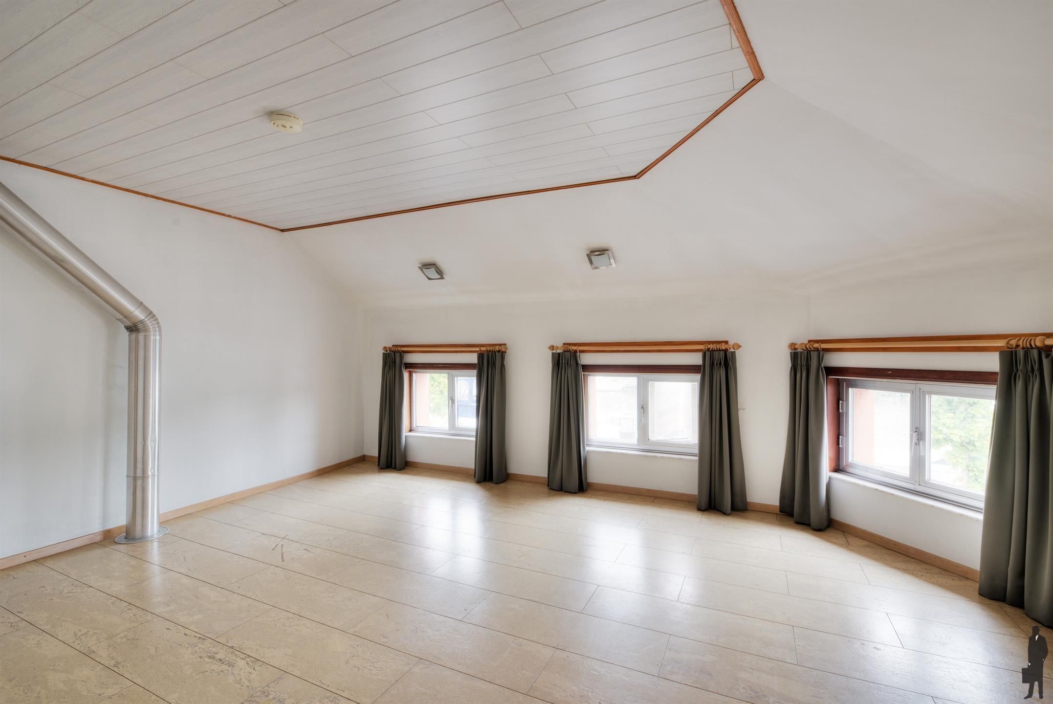Te renoveren woning, ideaal als opbrengsteigendom. foto 10