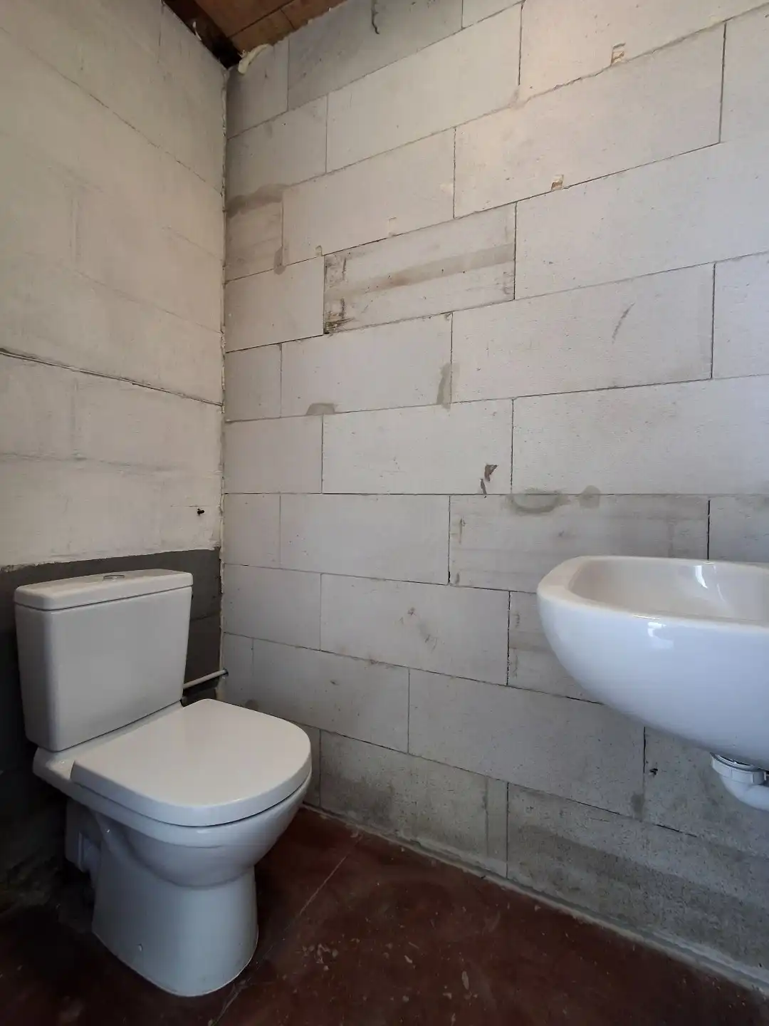 INSTAPKLARE LOODS VAN 216 M² MET UITSTEKENDE BEREIKBAARHEID foto 4