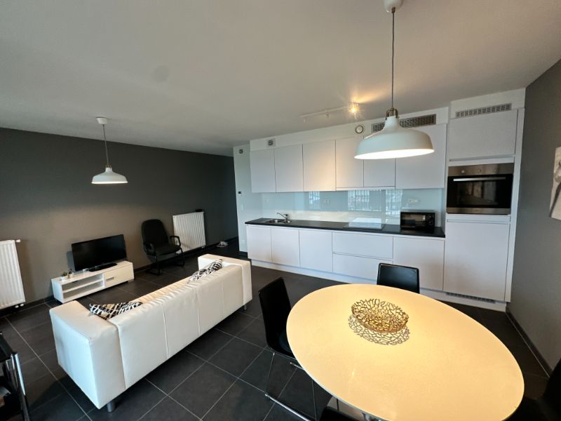 Instapklaar bemeubeld 2-slpk appartement met  terras, en kelder centrum Geel foto 6