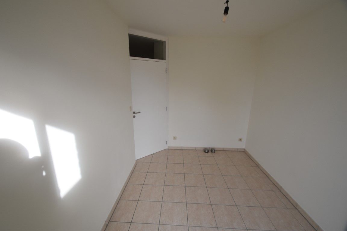 Vernieuwd gelijkvloers appartement met 2 slaapkamers foto 11