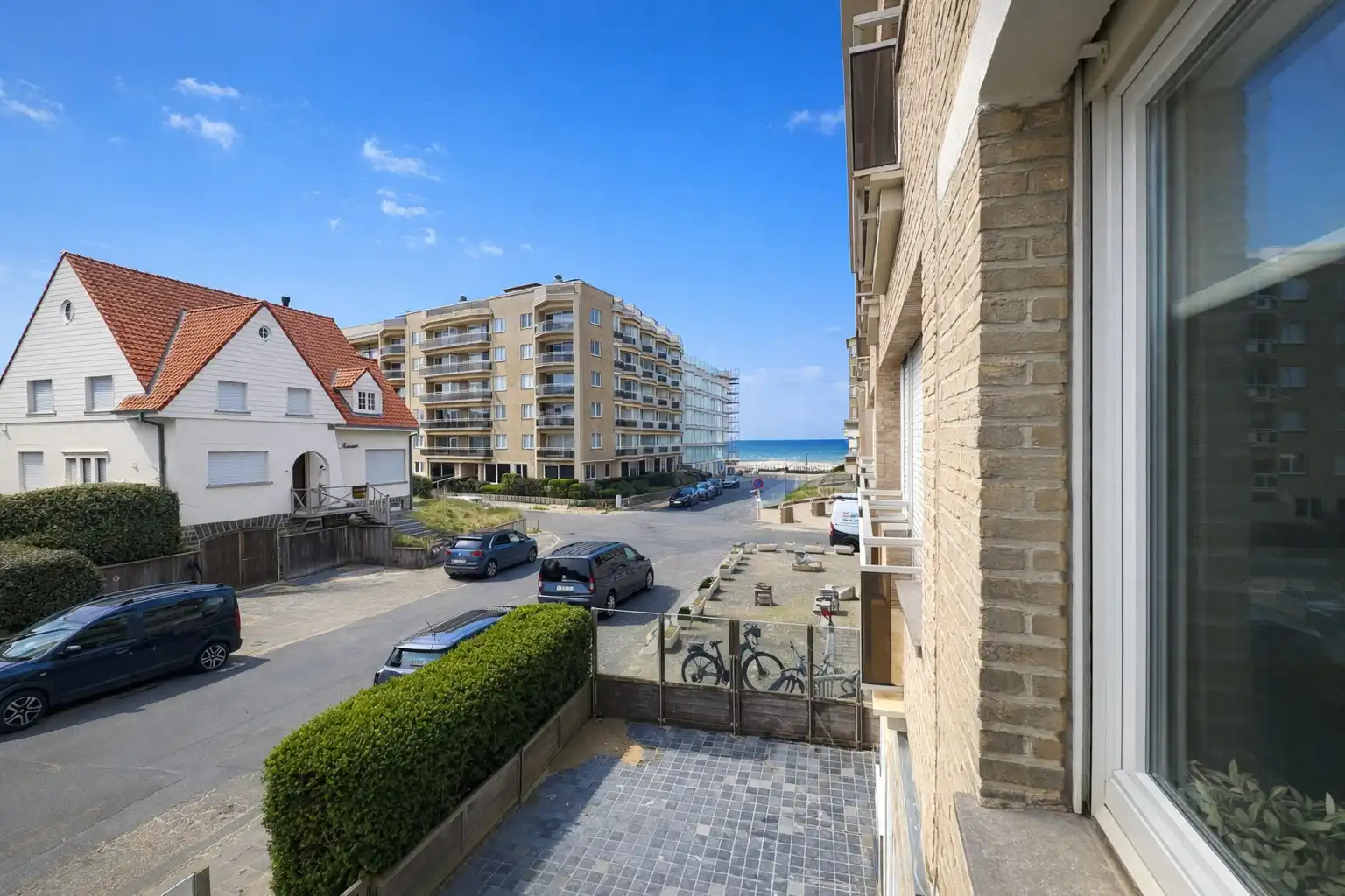 Te koop: verzorgd en zonnig appartement vlak bij zee foto 15