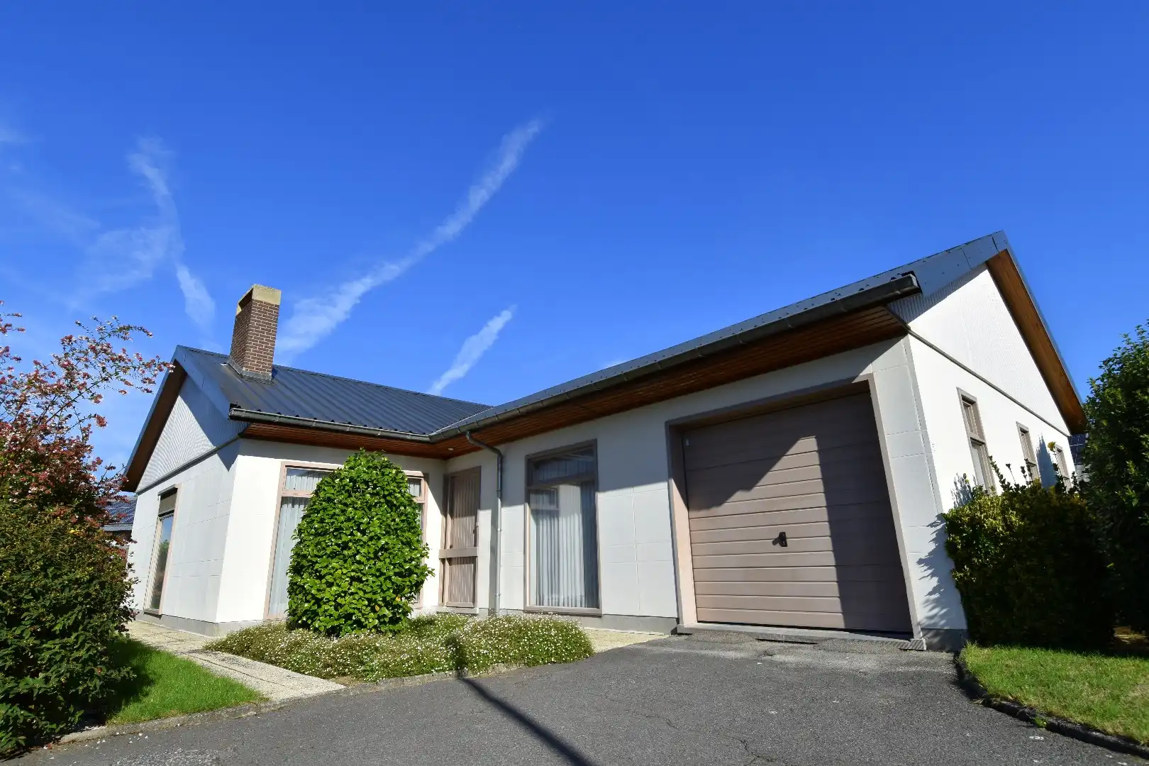 Vrijstaande woning met 3 slaapkamers en 2 garages te koop op een perceel van 1087 m² in Wevelgem foto 18