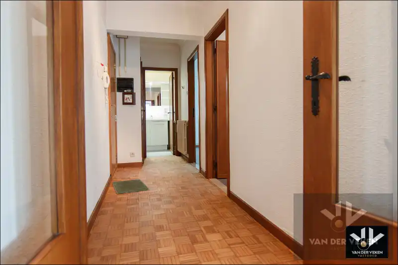 Op te frissen, lichtrijk appartement op toplocatie in bruisend Hasselt foto 6