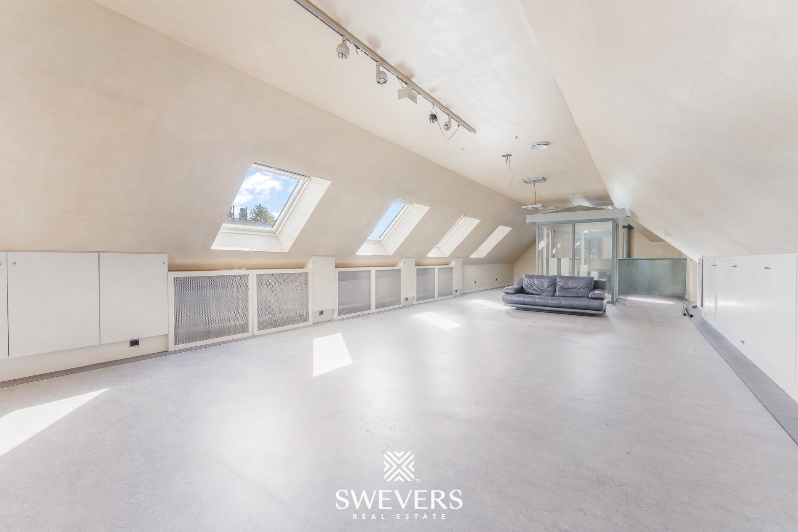 Handelspand met ruime woning in hartje Lummen – een unieke opportuniteit foto 13