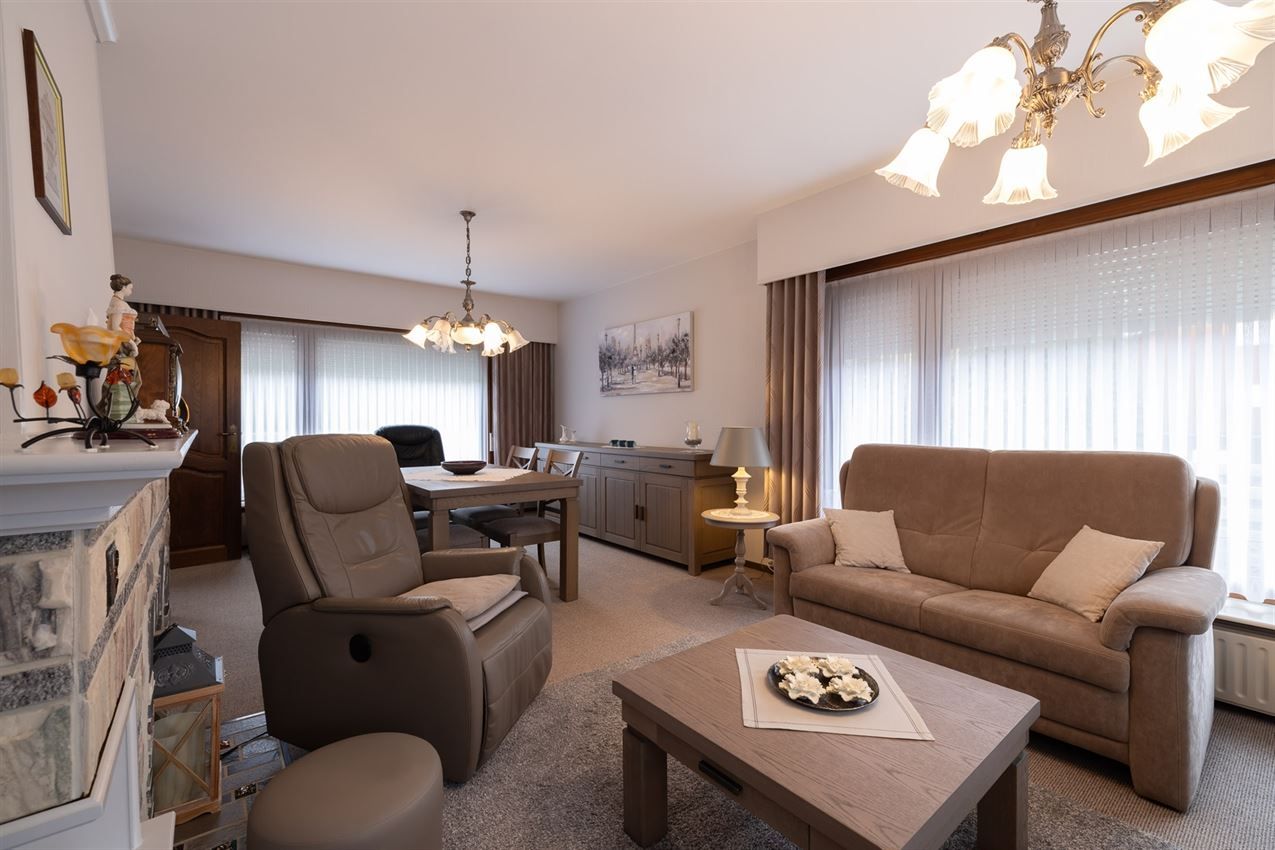 Netjes onderhouden woning op 11a95 grenzend aan agrarisch gebied foto 5