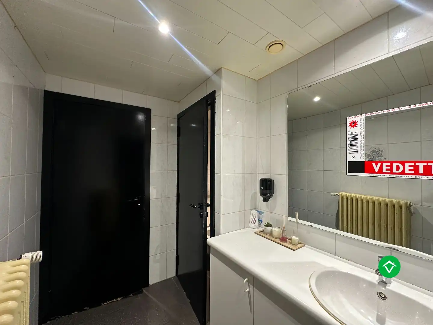 Centraal gelegen handelszaak, met tal van mogelijkheden, op de Markt van Torhout foto 20