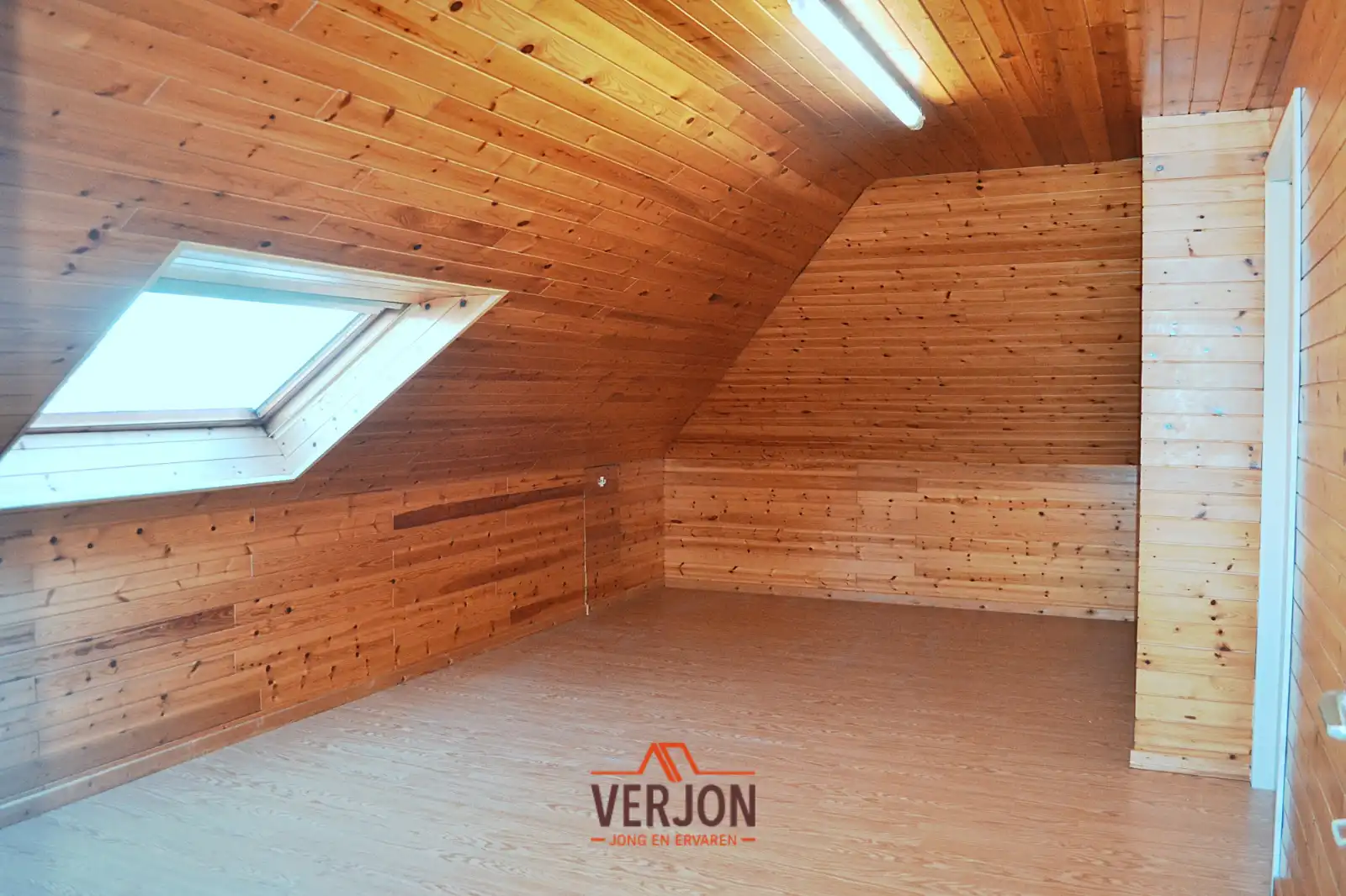 Villa met 4 slaapkamers en dubbele garage in een doodlopende straat te koop in Izegem! foto 16