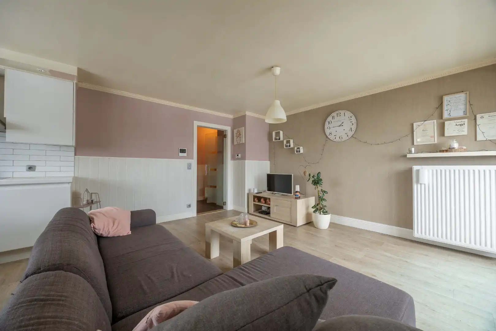 Mooi instapklaar appartement te koop! foto 5