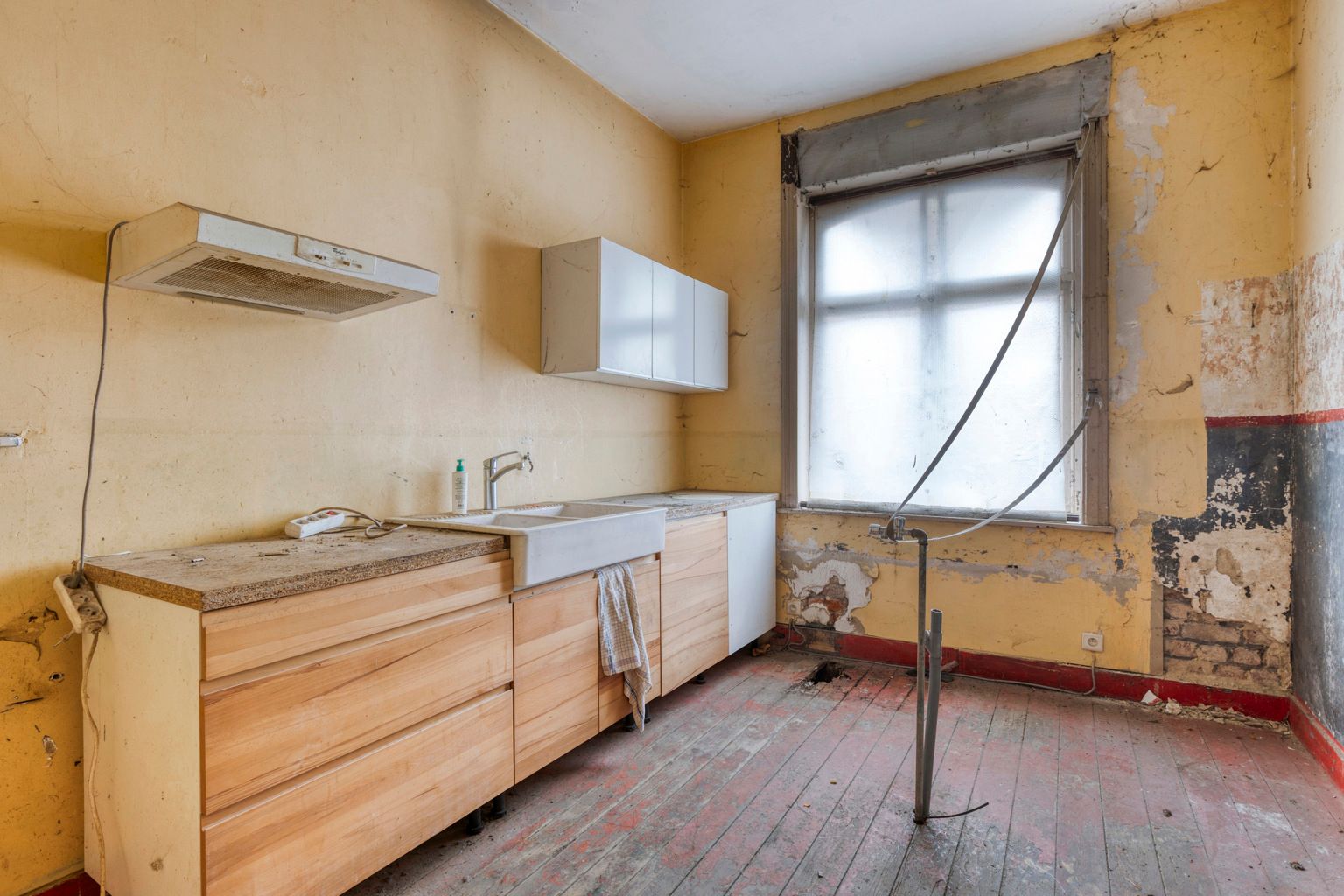 immoDAVID stelt voor: totaal te renoveren woning met tuin foto 5
