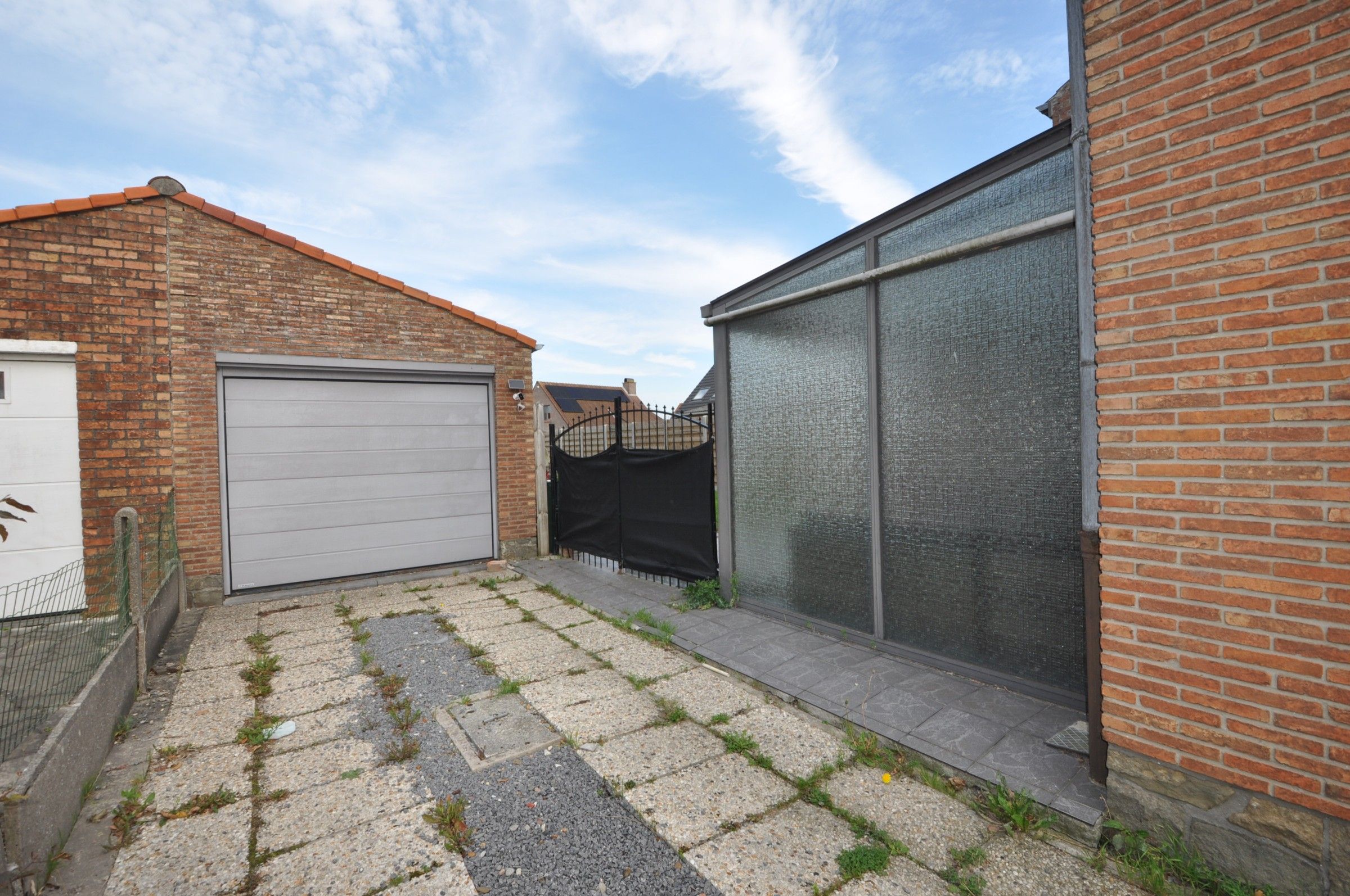 Gedeeltelijk gerenoveerde woning met grote tuin te Zandvoorde ! foto 19
