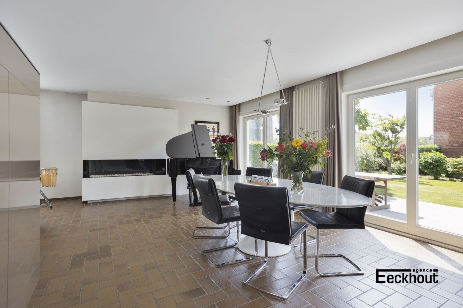 Instapklare villa met garage en aanpalend perceel bouwgrond! foto 3