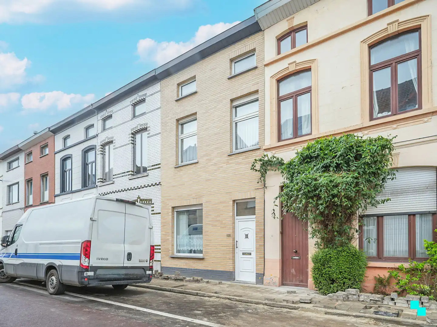 Te renoveren woning met gezellige tuin foto {{pictureIndex}}