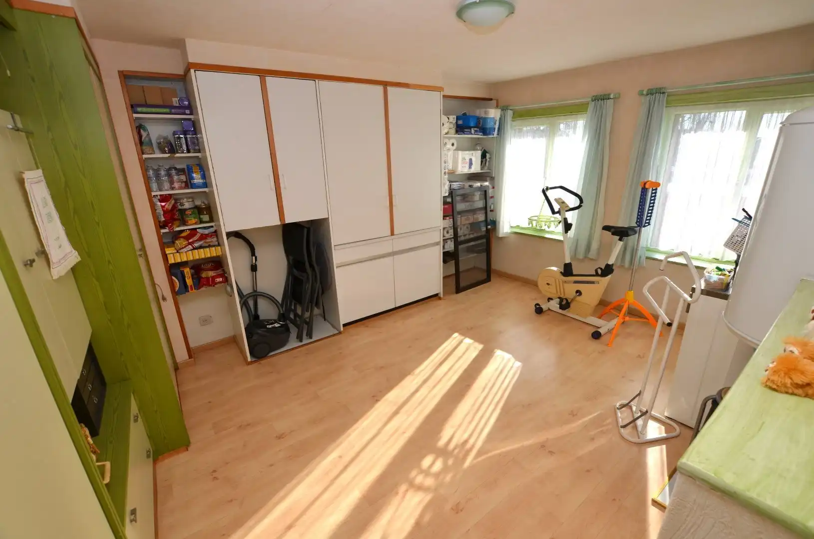 Ruim woonhuis met garage en zonnige tuin foto 12