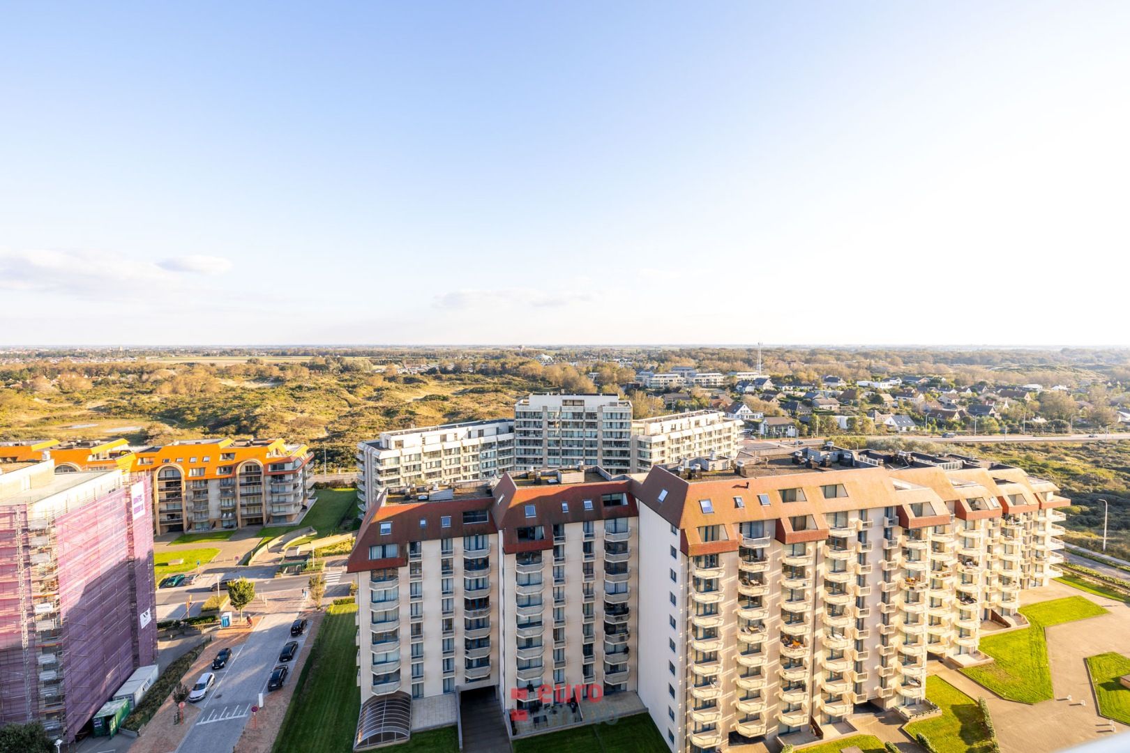 Exclusief, compleet gerenoveerd appartement op de zeedijk te Nieuwpoort! foto 12