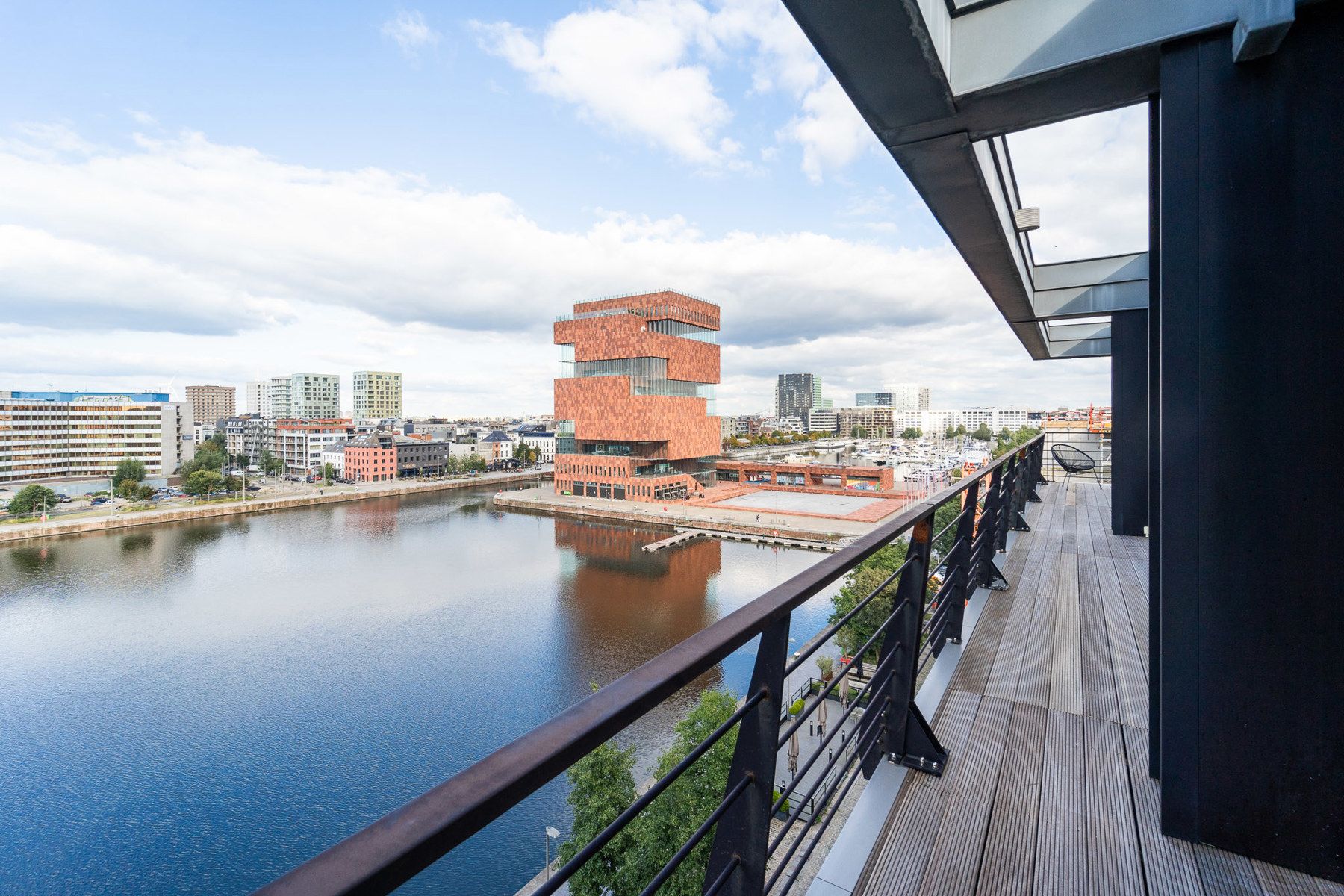 Mooi wonen in alle luxe aan het Bonapartedok, het Eilandje foto 4