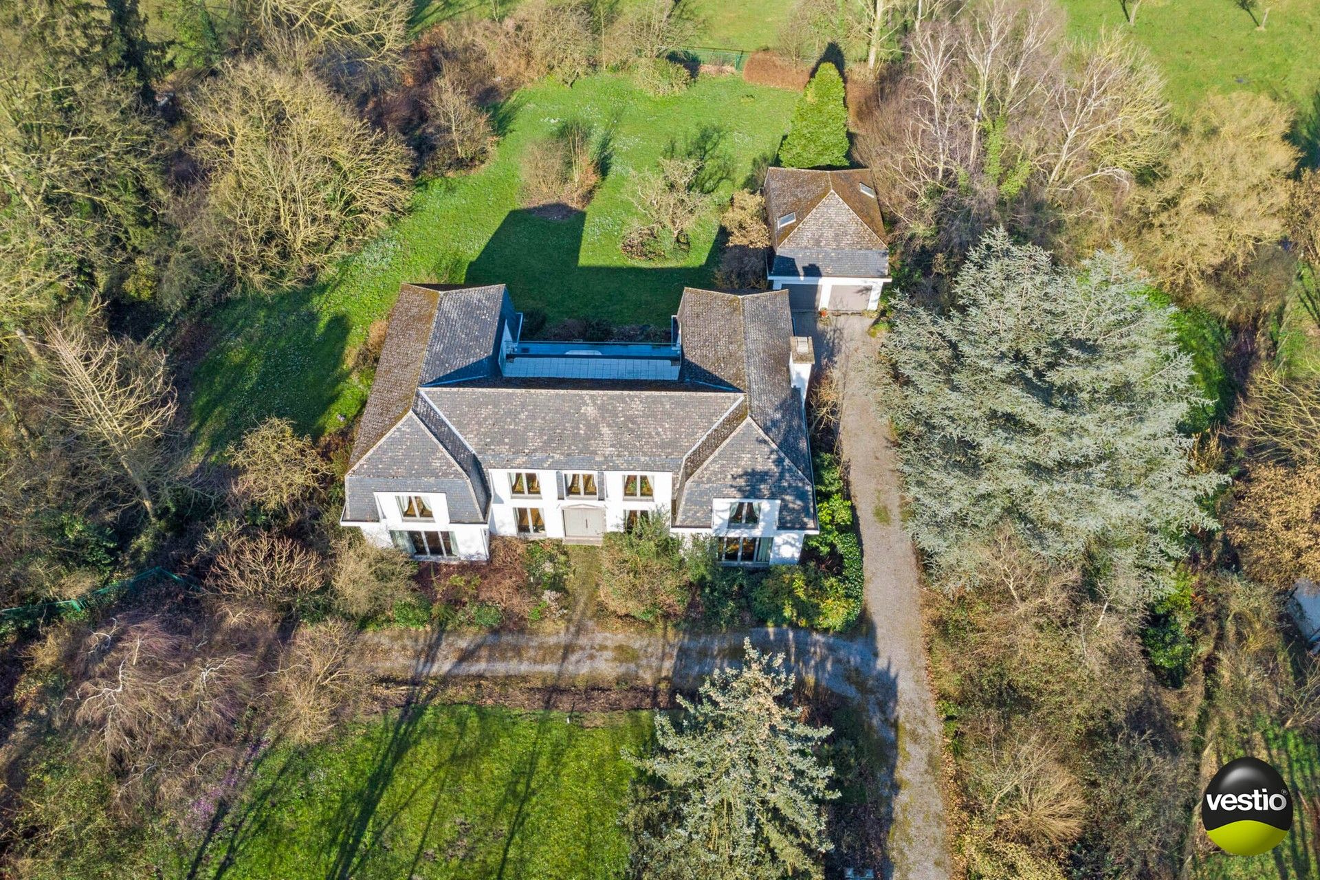 EXCLUSIEVE VILLA MET WEILANDEN OP 3,4 HA foto 3