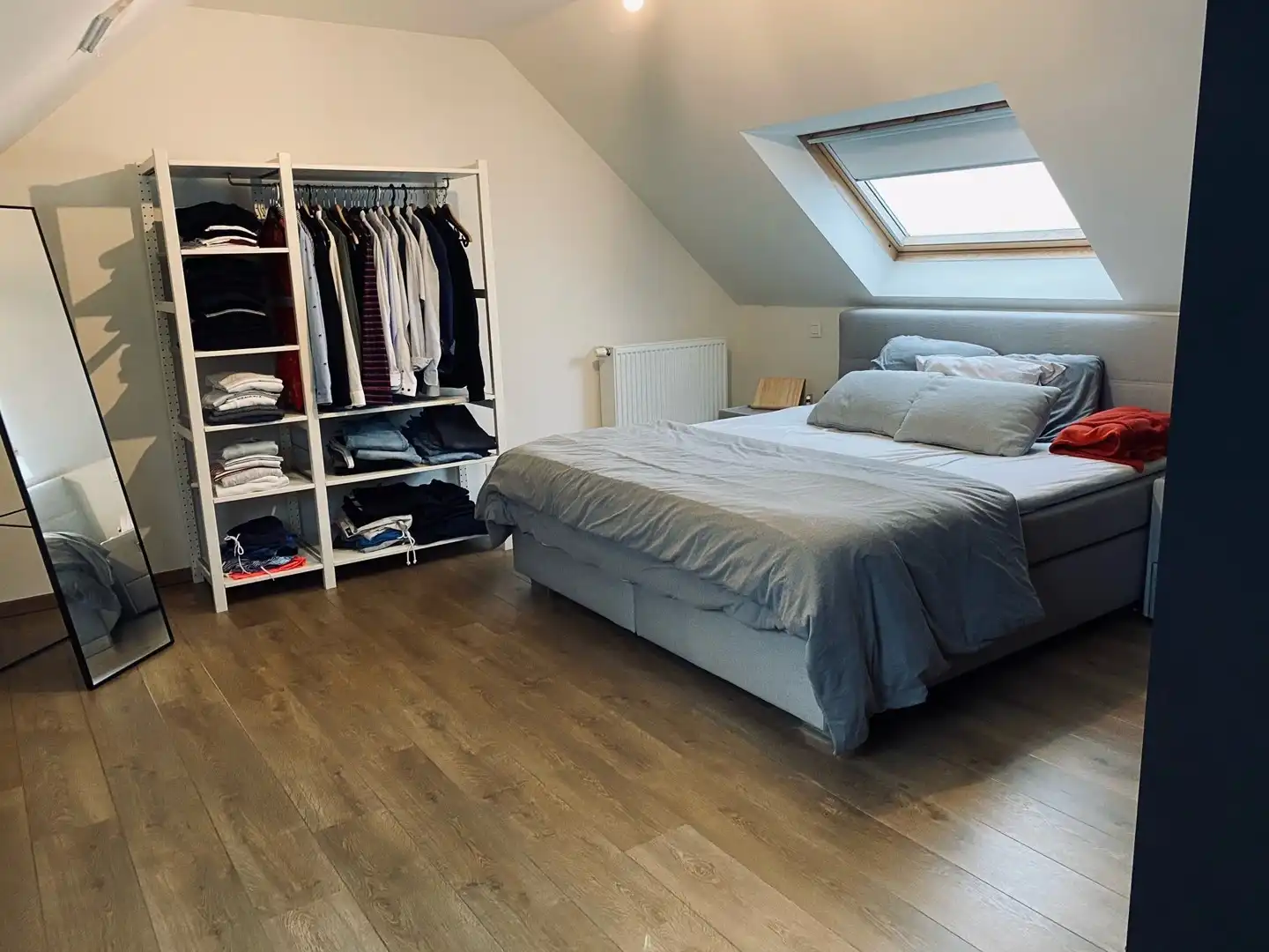 Ruim en lichtrijk duplex appartement met terras en garage te huur foto 2