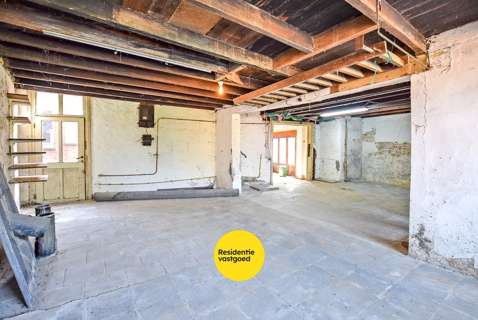 Ruime gezinswoning met 3 slaapkamers, grote tuin en garage.  foto 18