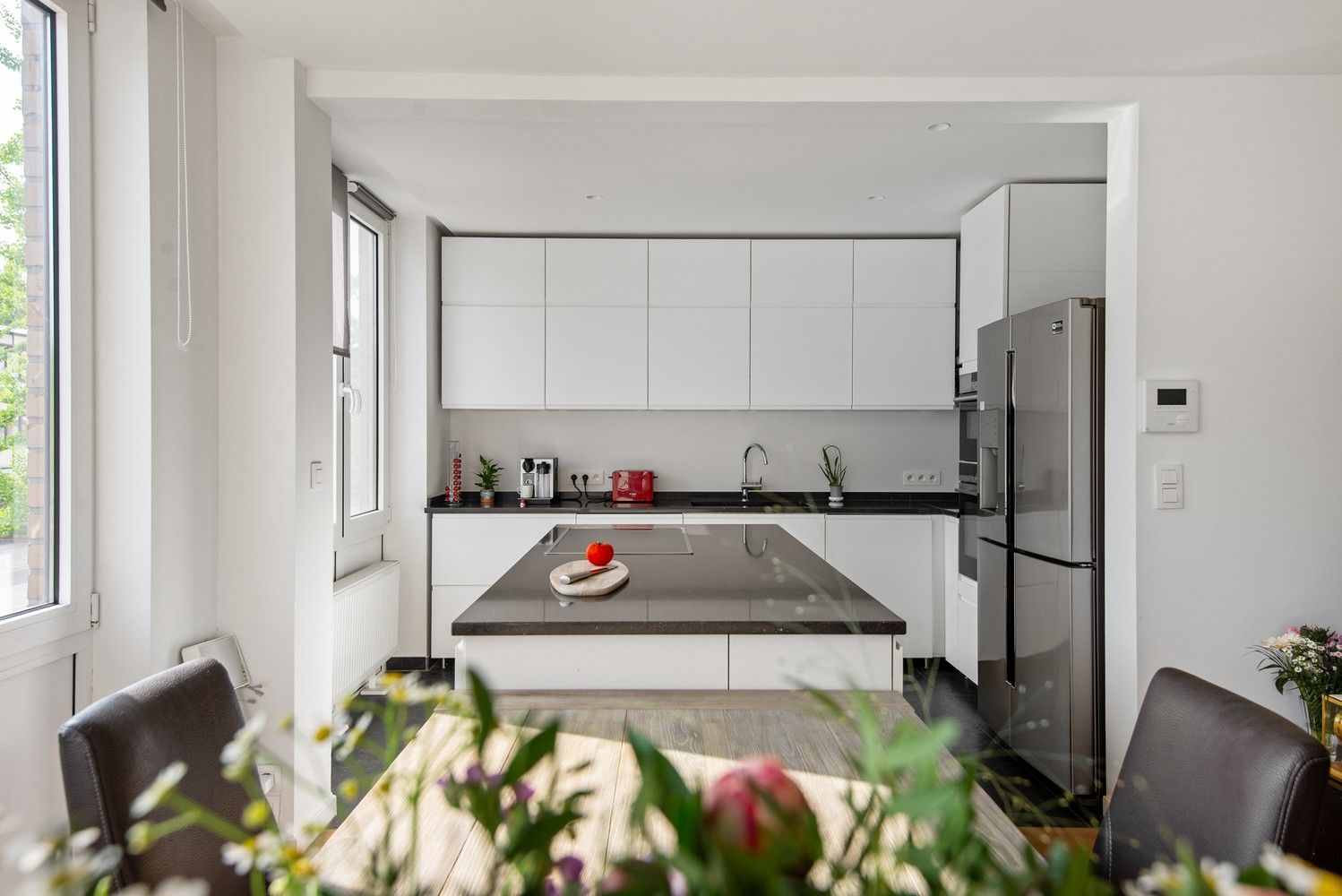 Ruime kangroewoning met 6 slaapkamers en 3 badkamers nabij het Steytelickpark te Wilrijk. foto 16