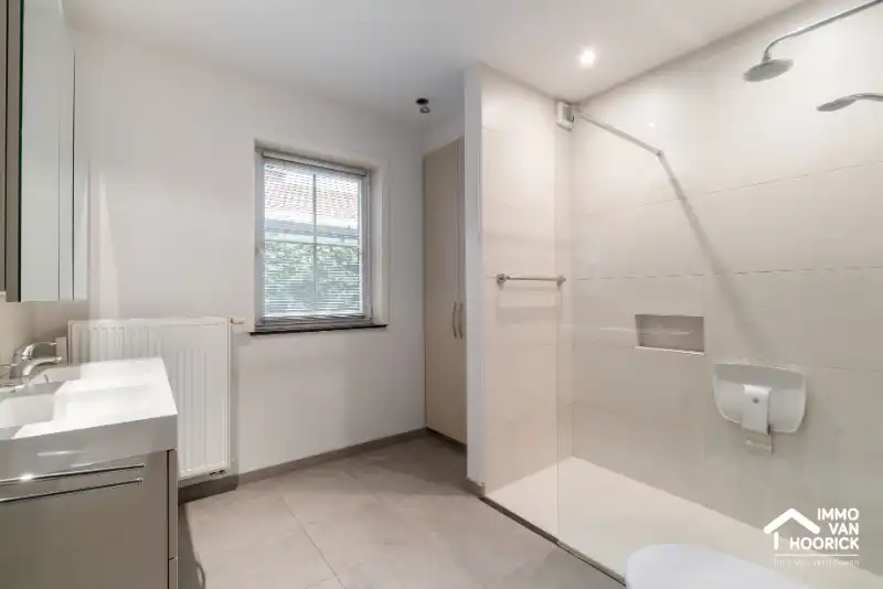 Prachtig instapklaar gelijkvloers appartement met tuin! foto 11