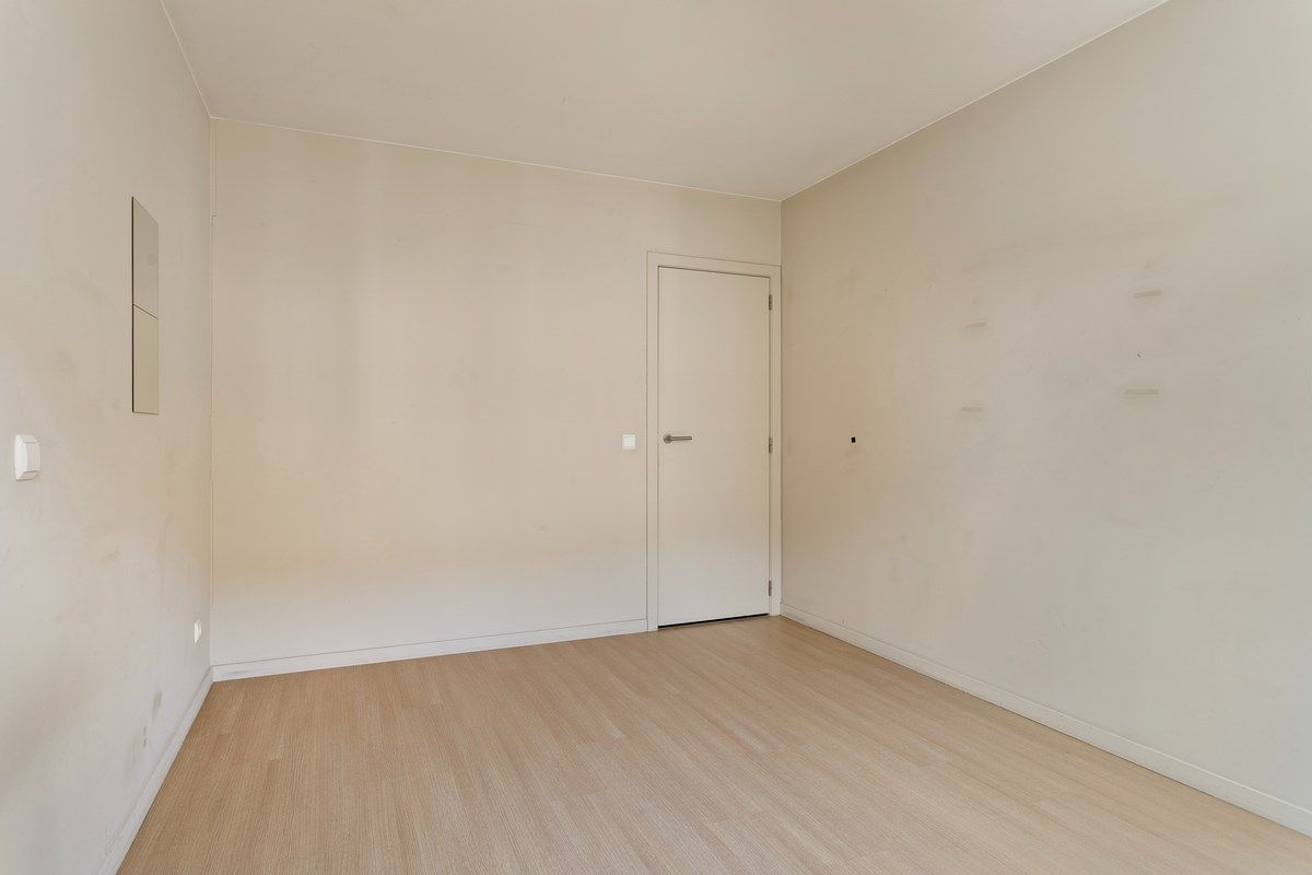 Modern en instapklaar appartement met 2 slaapkamers in hartje Kortrijk foto 10