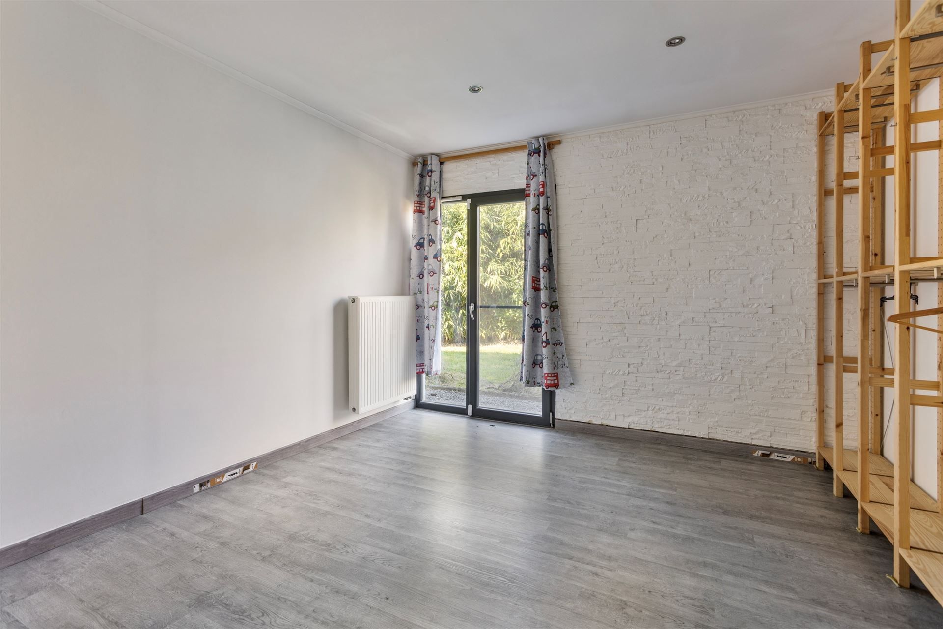 Charmante bungalow op een prachtig perceel in rustige wijk foto 17