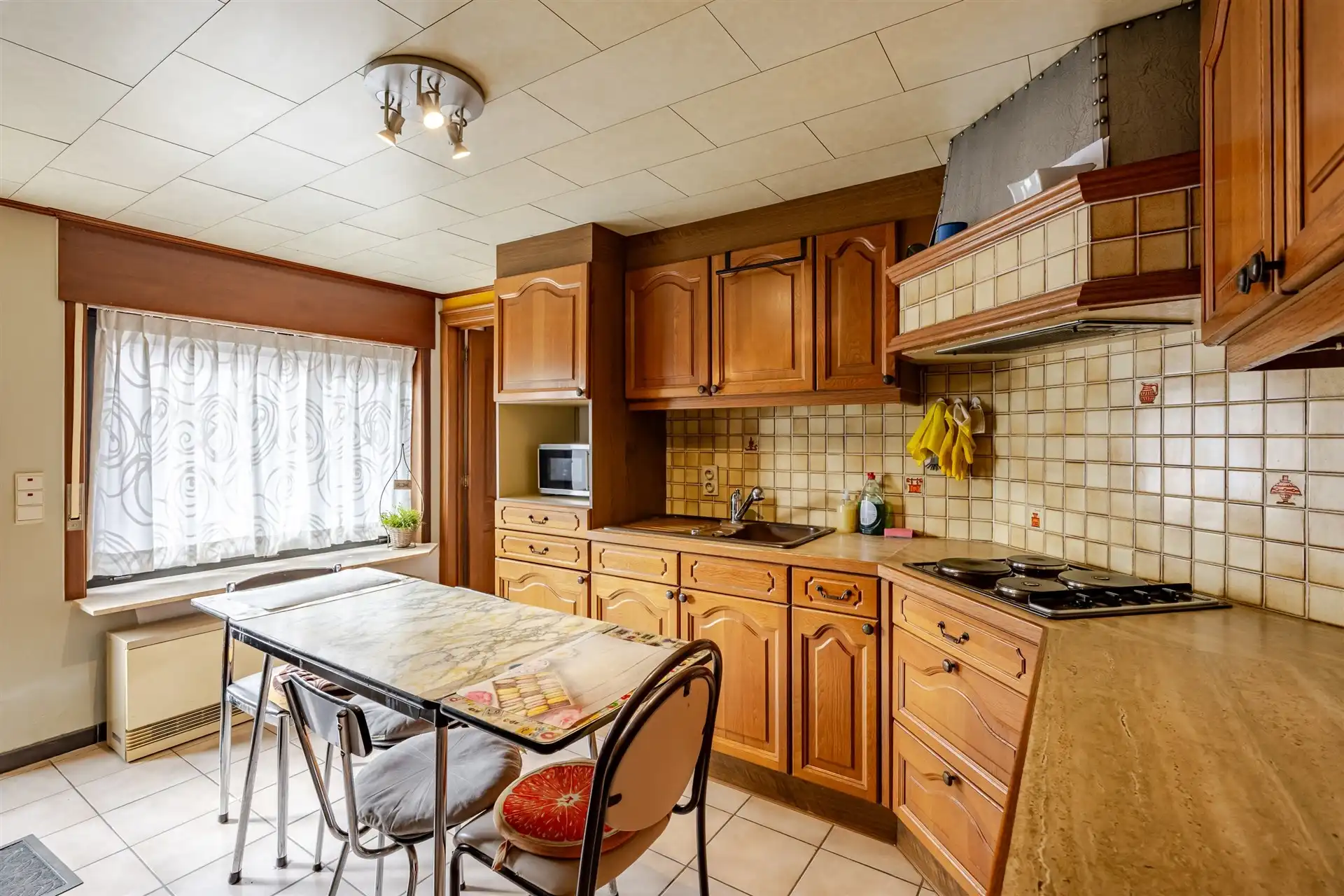 Te renoveren woning met garage en polyvalente ruimte foto 6