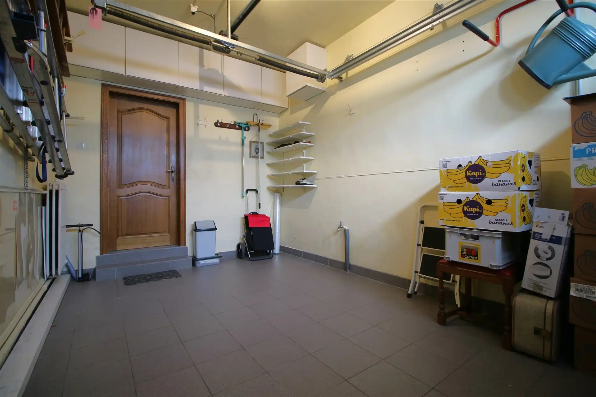 Ruime woning met garage, 4 slpk & tuin foto 9