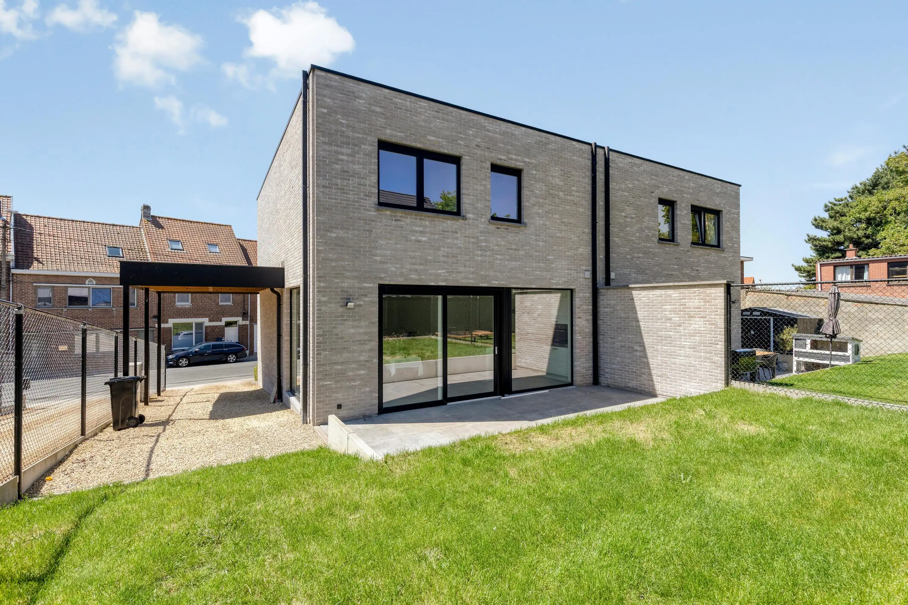 Huis met 3 slaapkamers te koop in Anzegem foto {{pictureIndex}}