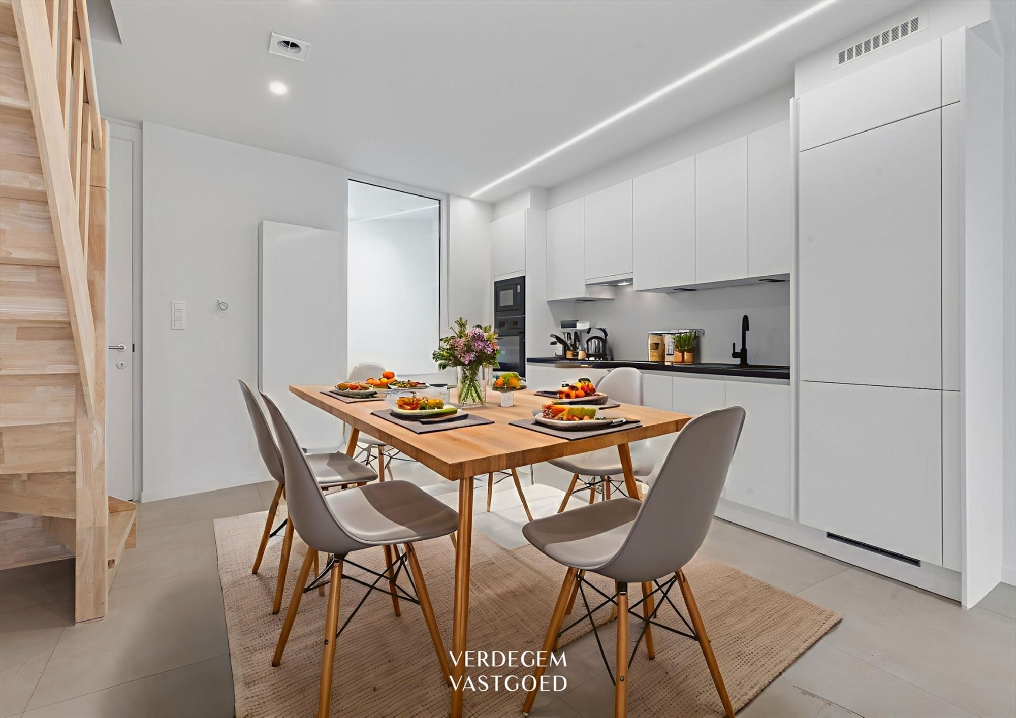 Volledig gerenoveerde woning met 3 slaapkamers, EPC A en buitenplek foto 3