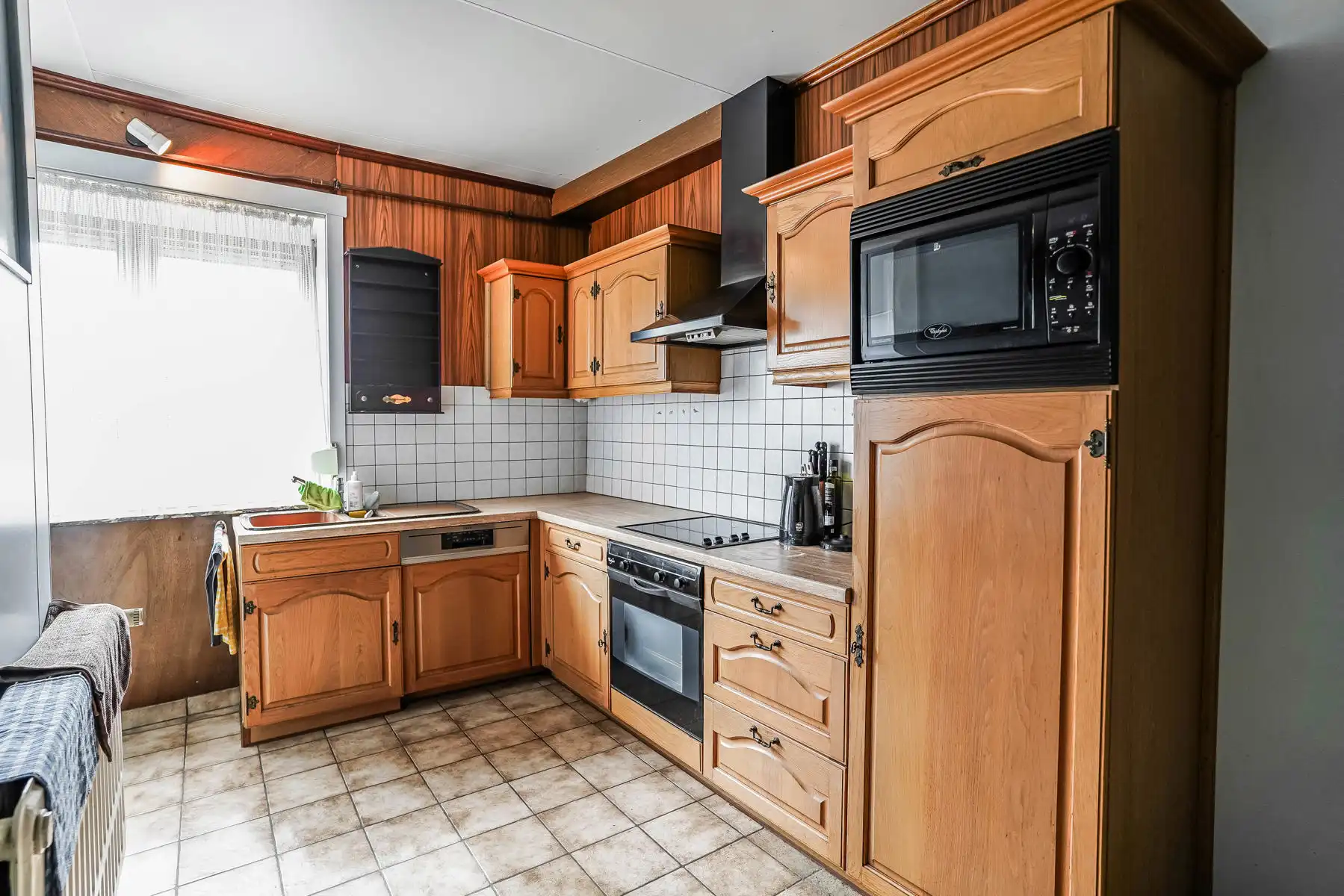 Te renoveren woning met werkplaats en ruim perceel in landelijke omgeving te Londerzeel. foto 9