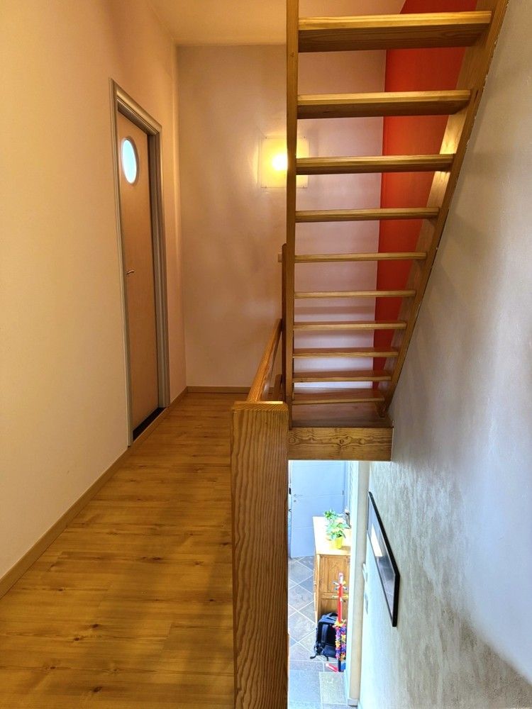 Verrassend ruime woning met achteringang met privéparkeerplaatsen foto 16