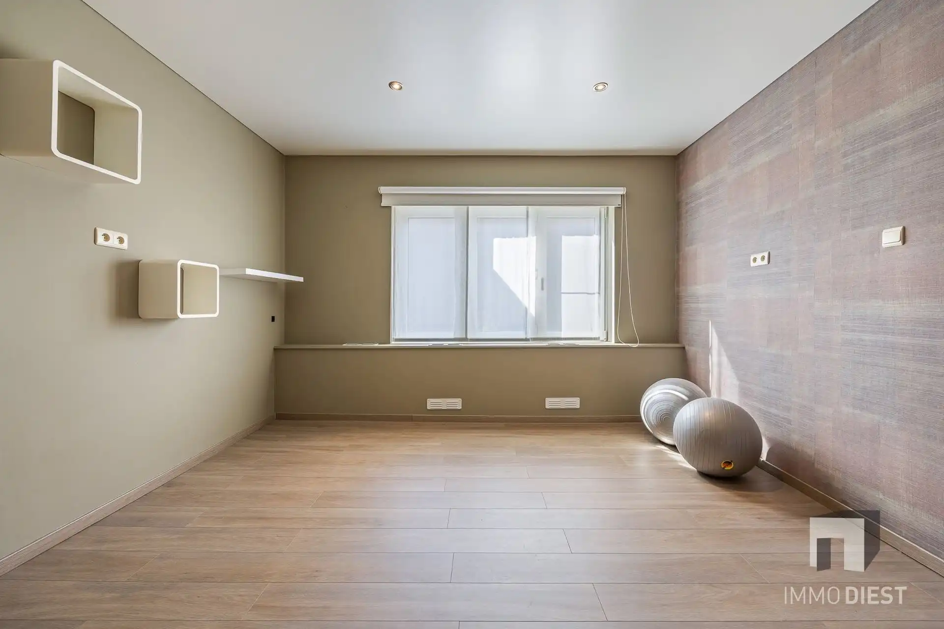 Vroegere café met woning met 4 ruime slaapkamers foto 17