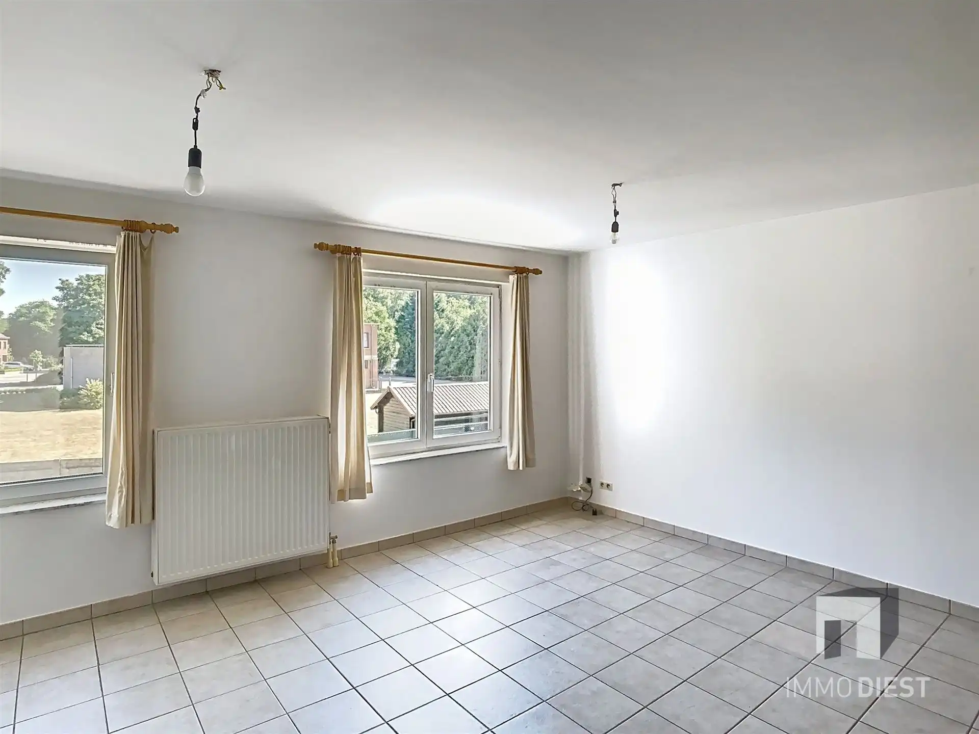 Triplex met 2 slaapkamers en inpandige garage foto 5