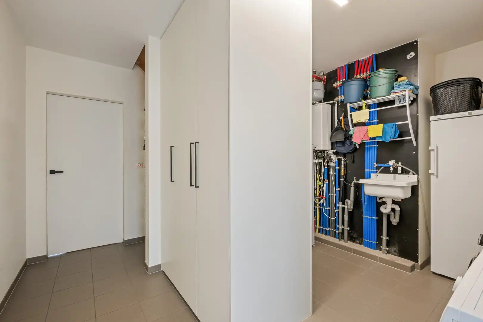 Recente, perfect afgewerkte villa met 4 slaapkamers te Roeselare foto 15