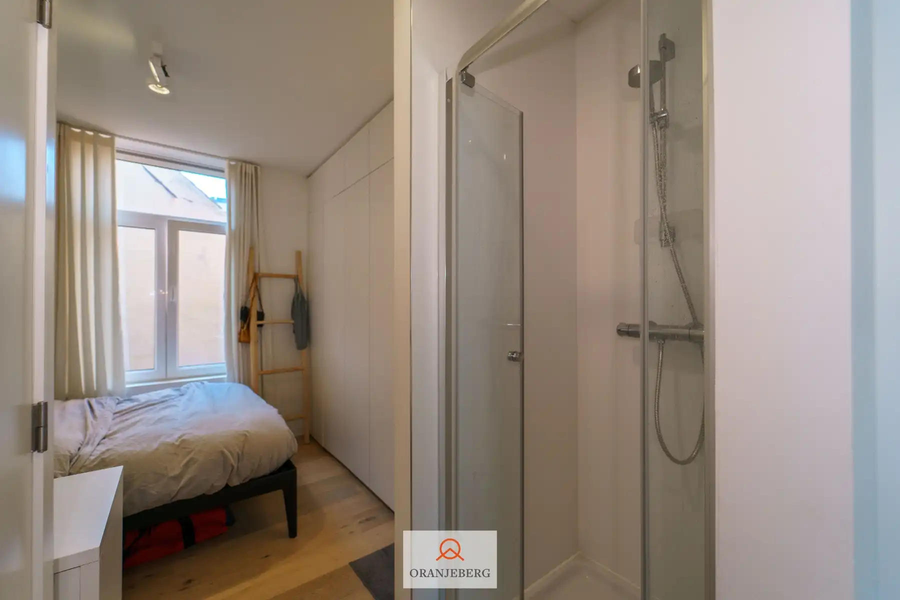 Gerenoveerde studio/appartement met unieke ligging. foto 16