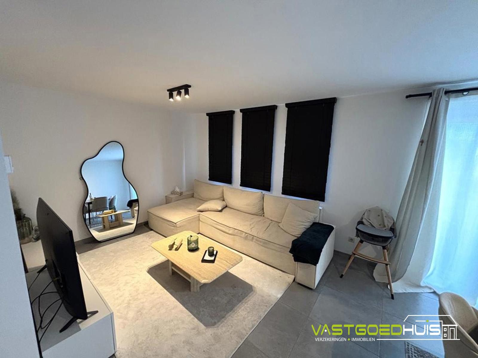 Appartement met 2 slaapkamers, terras en autostaanplaats! foto 10