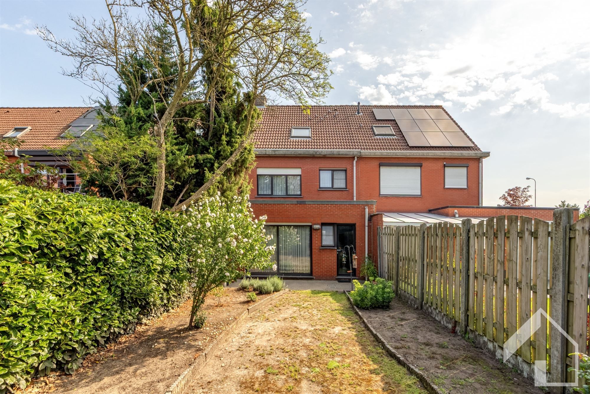 Te renoveren woning op toplocatie! foto 17