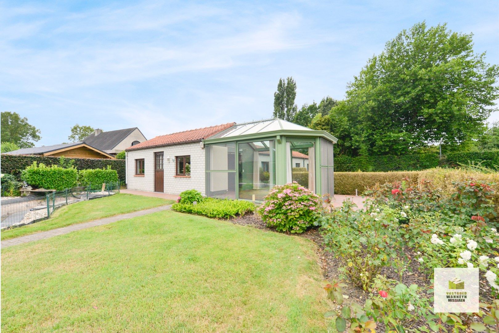 Compacte gelijkvloerse woning met 2 slaapkamers, garage en tuin op 1303m2 foto 3