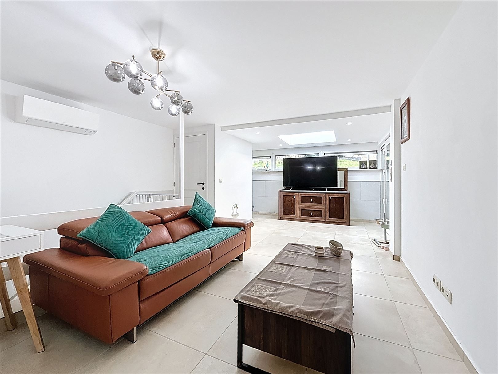 Ruime gerenoveerde woning, 5 slpks, 2 bdks, tuin, 11a 11ca  foto 45