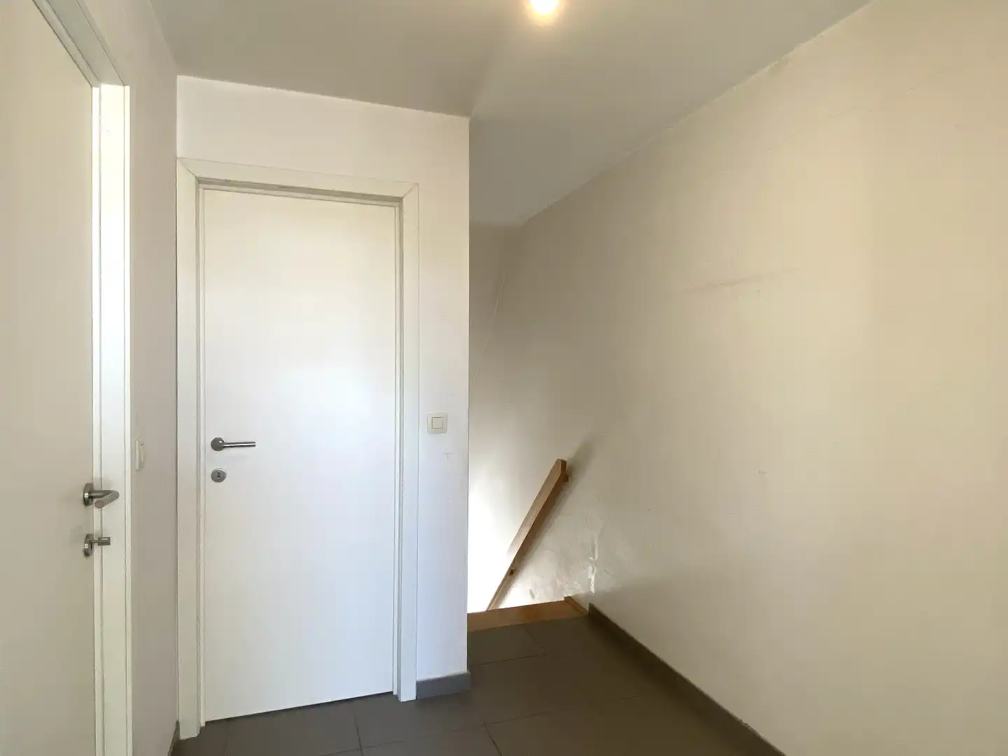 INSTAPKLARE BEL-ETAGE WONING IN HARTJE ZWEVEZELE foto 7