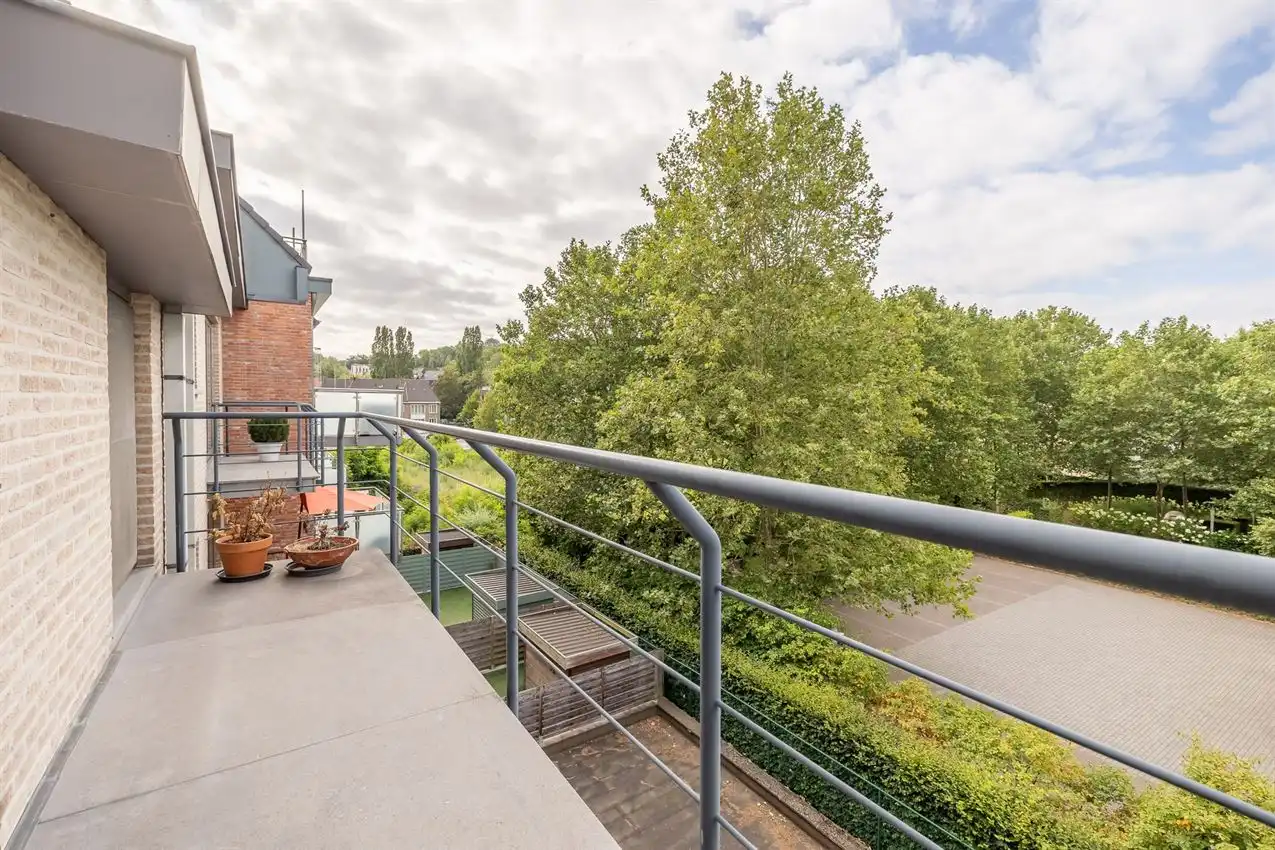 Appartement met 2 slpk., terras en ondergrondse autostaanplaats foto 6