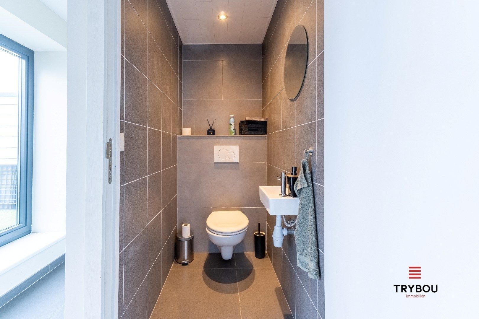 Uitzonderlijk ruime industriële duplex met ruim terras in centrum Roeselare foto 17