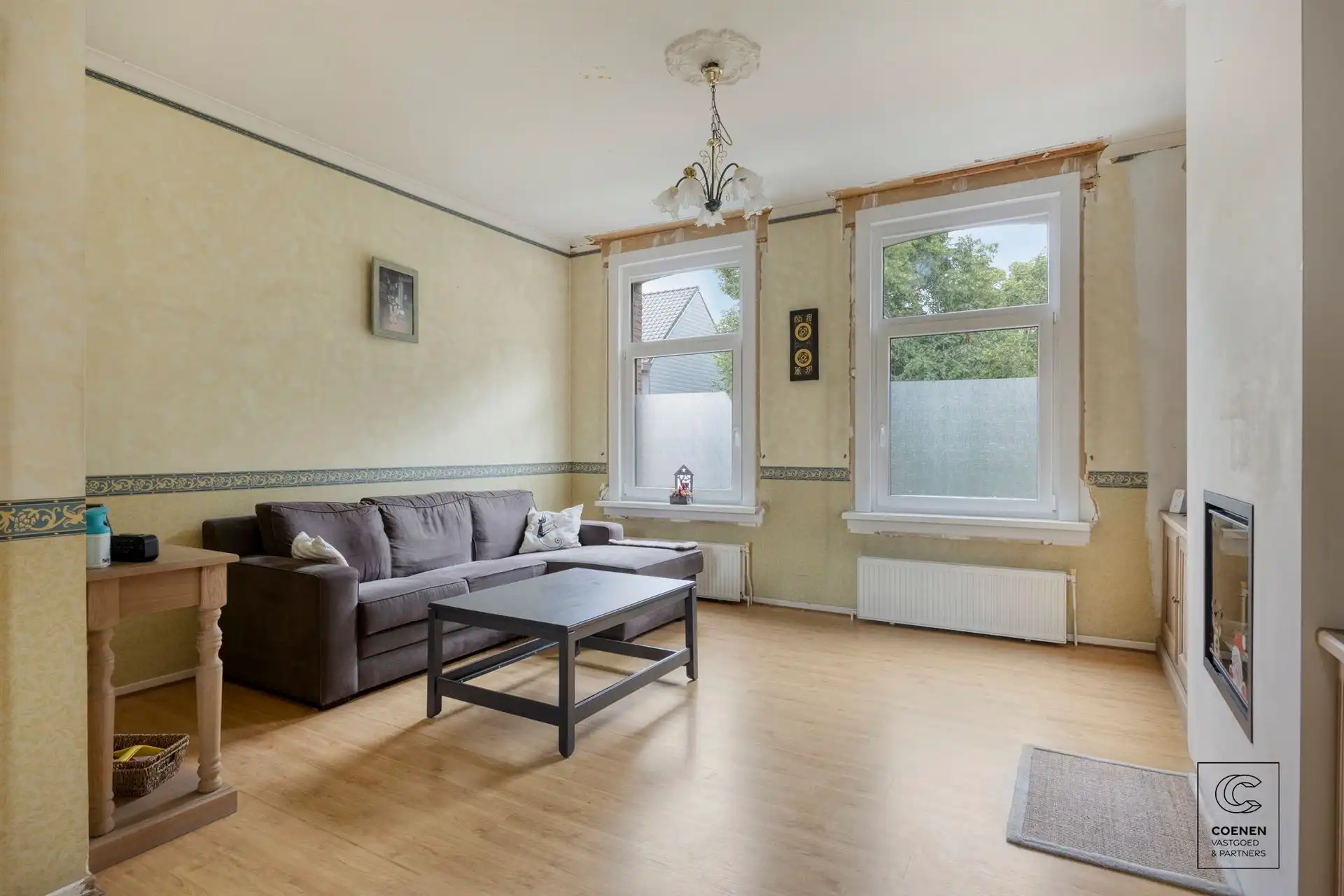 Te renoveren rijwoning van 187 m², twee slpk en ruime tuin! foto 7