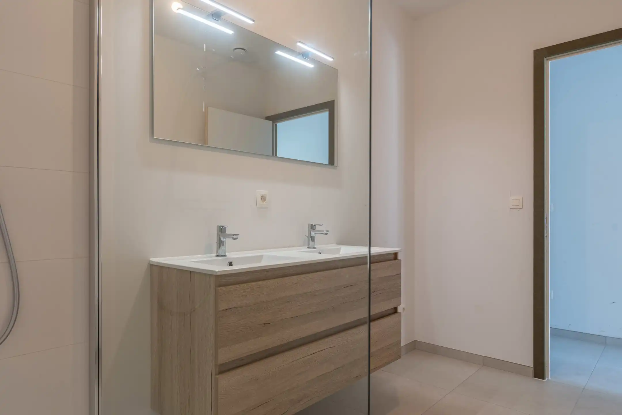 Knap energiezuinig appartement met tof terras foto 6